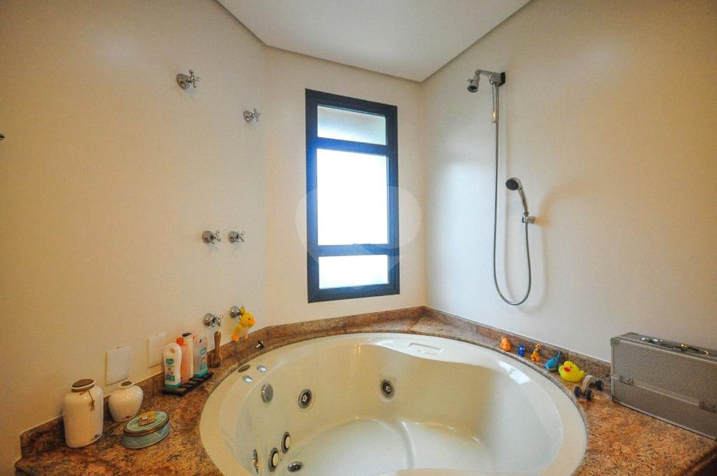 Apartamento à venda com 4 suítes em Vila Andrade, São Paulo, SP