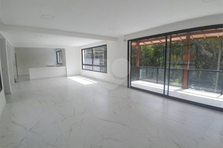 Casa à venda ou para alugar com 3 suítes no condomínio Sausalito, Mairiporã - SP