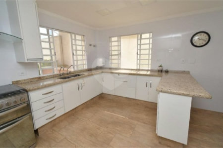 Casa à venda com 5 quartos, sendo 2 suítes, em Vila Galvão, Guarulhos, SP