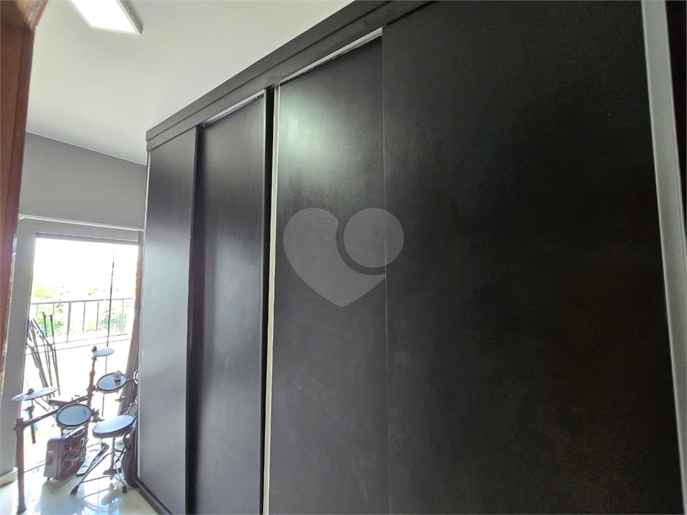 Casa à venda com 3 quartos, sendo 2 suítes,  no condomínio Residencial Marina, Itapetininga - SP