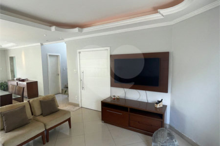 Casa à venda com 5 quartos, sendo 1 suíte, no condomínio Residencial Green Ville, Rio de Janeiro - RJ