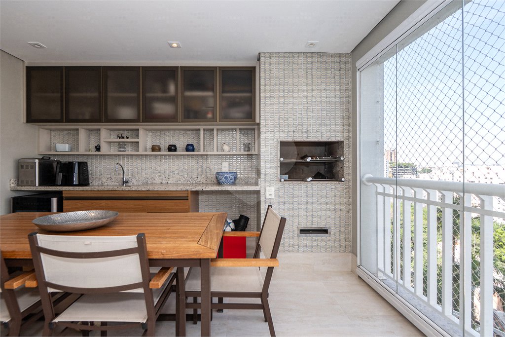 Apartamento à venda com 3 suítes em Sumarezinho, São Paulo, SP