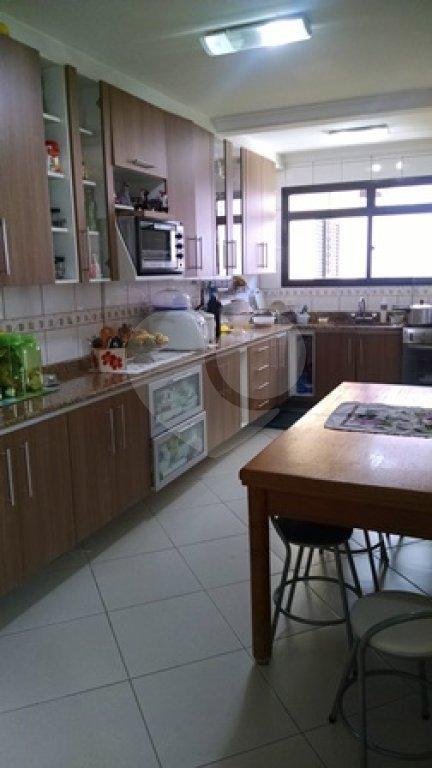 Casa Térrea à venda com 5 quartos, sendo 2 suítes, em Jardim Vila Galvão, Guarulhos, SP