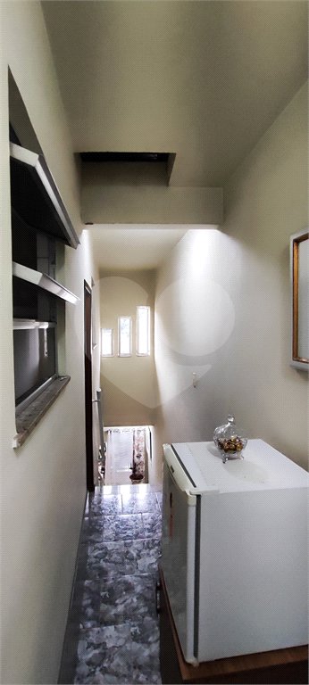 Casa à venda com 5 quartos, sendo 3 suítes, no condomínio Village Texeira Campos, Rio de Janeiro - RJ