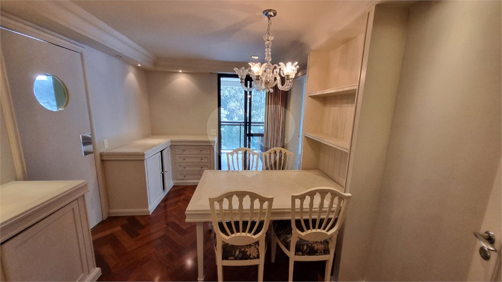 Apartamento para alugar com 6 quartos, sendo 4 suítes,  em Panamby, São Paulo, SP