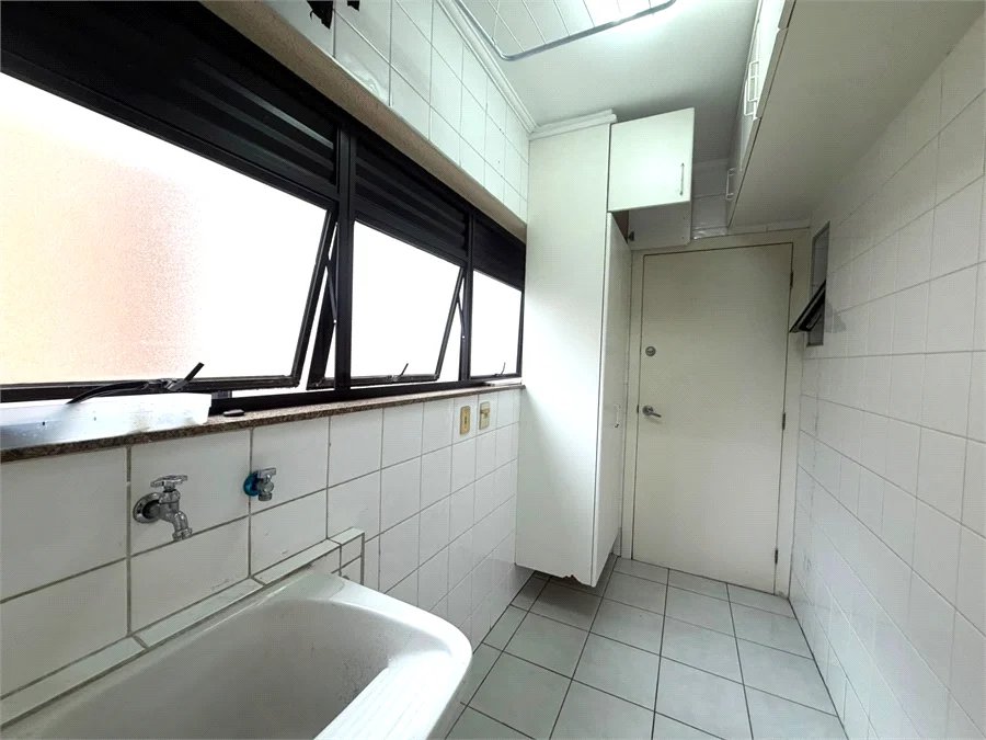 Apartamento à venda com 3 suítes em Vila Suzana, São Paulo, SP