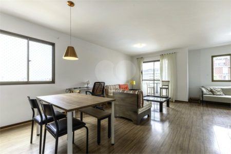 Apartamento à venda com 3 quartos, sendo 1 suíte, em Vila Madalena, São Paulo, SP