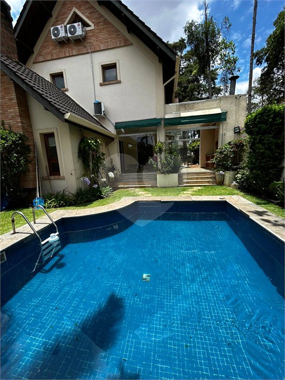 Casa à venda ou para alugar com 4 suítes no condomínio Vilaggio Monte Alegre, São Paulo - SP