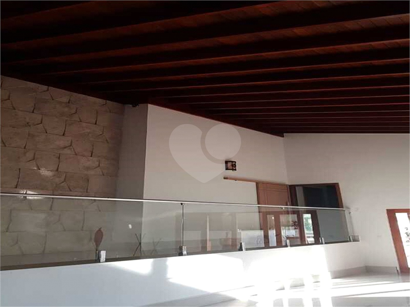 Casa à venda com 5 quartos, sendo 3 suítes, no condomínio Residencial Vale das Laranjeiras, Indaiatuba - SP
