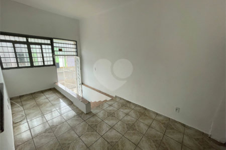 Casa comercio dispondo para venda ou locação no Centro,