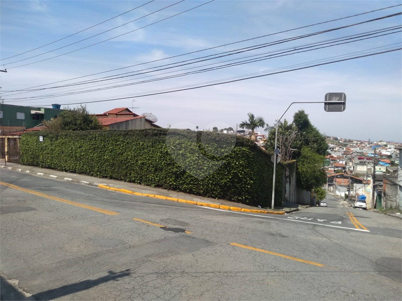 Casa à venda com 3 quartos, sendo 1 suíte,  em Vila Oliveira, Mogi das Cruzes, SP