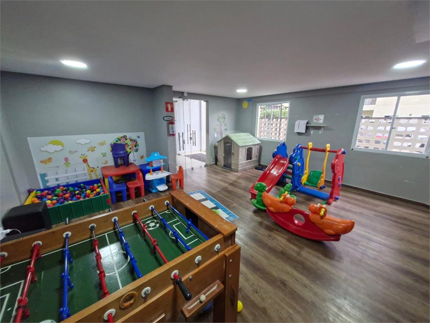 Apartamento à venda com 2 quartos, sendo 1 suíte, em Parque Maria Domitila, São Paulo, SP