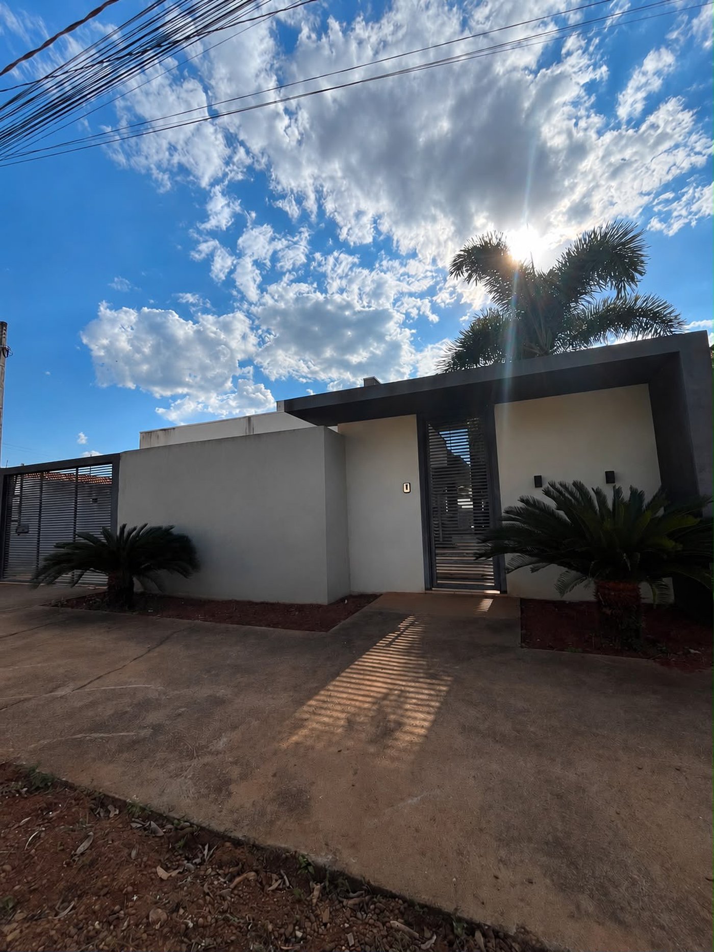 Casa à venda ou para alugar com 4 quartos, sendo 2 suítes,  em Santa Terezinha, Três Lagoas, MS