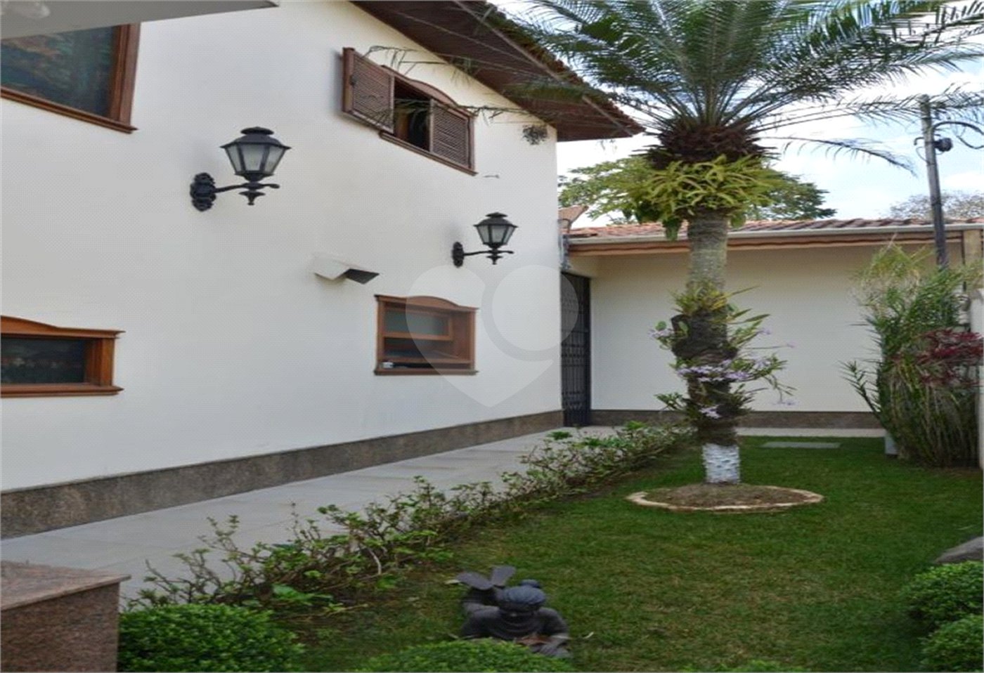 Casa à venda com 8 quartos, sendo 5 suítes, em Serra da Cantareira, Mairiporã, SP