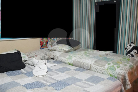 Casa à venda com 4 quartos em Jardim Guimarães, Guarulhos, SP