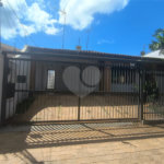Casa à venda com 3 quartos, sendo 1 suíte, em Vila Santana, Araraquara, SP