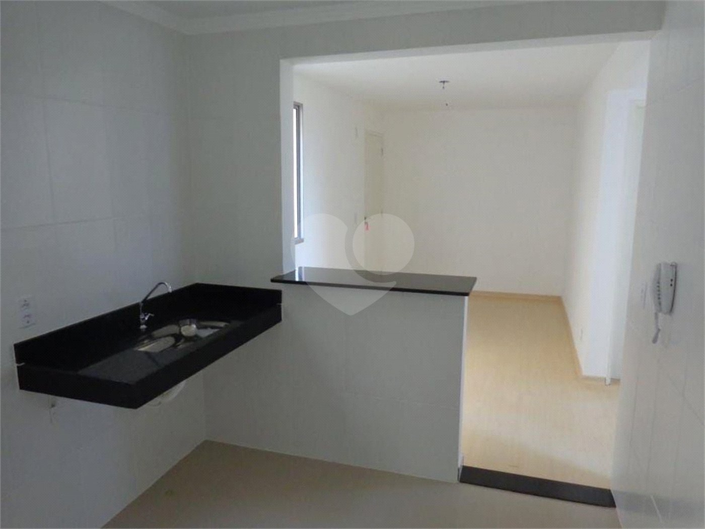 Apartamento no Condomínio Mont Royal.