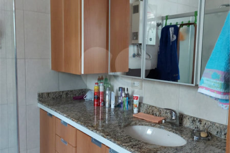 Sobrado à venda com 4 quartos, sendo 2 suítes, em Santo Amaro, São Paulo, SP