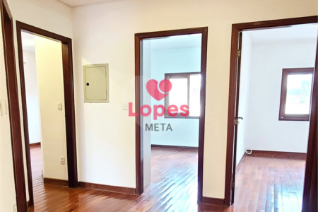 Casa à venda com 4 quartos, sendo 2 suítes, no condomínio Colinas, São José dos Campos - SP