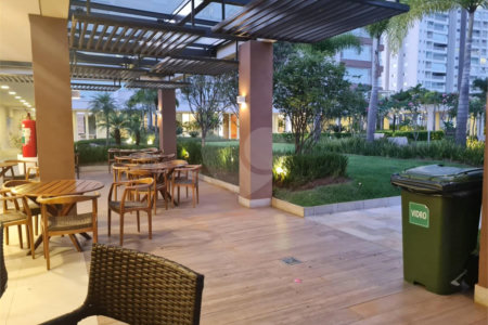 Apartamento à venda com 3 quartos, sendo 1 suíte,  em Vila Anastácio, São Paulo, SP