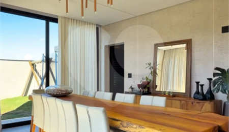 Casa à venda com 3 suítes no condomínio Figueira Garden, Atibaia - SP