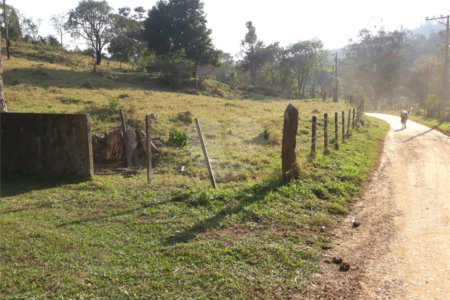 Sítio à venda com 3 quartos em Bairro do Cambará, São Roque, SP