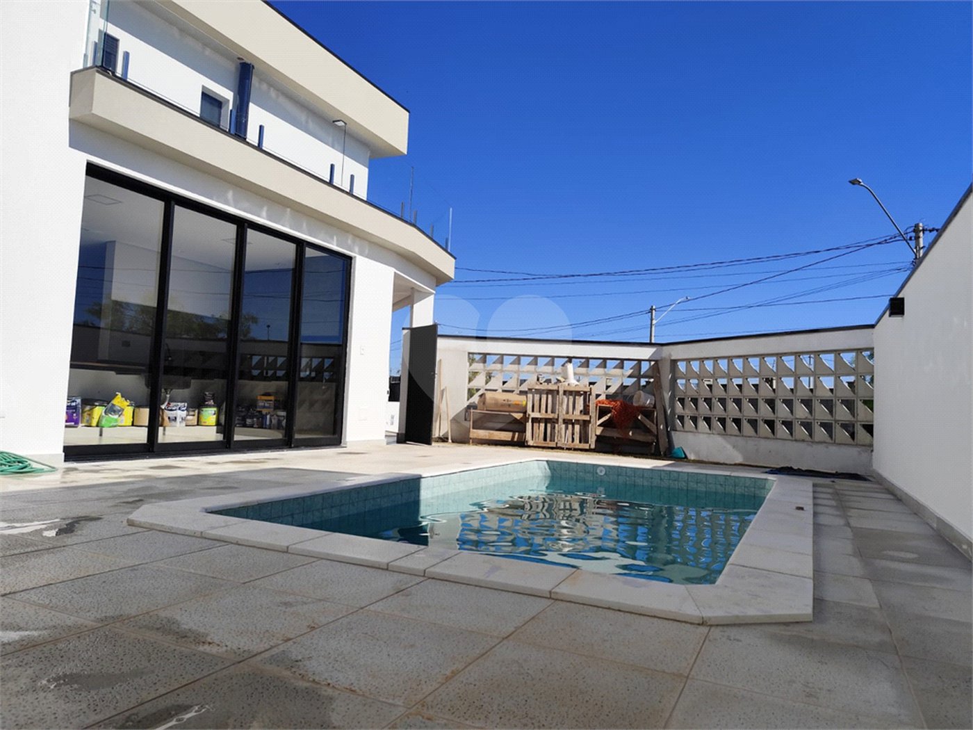 Casa à venda com 3 suítes no condomínio Terras da Estância, Paulínia - SP