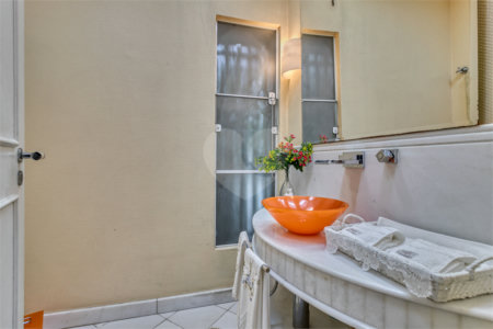 Casa à venda com 5 quartos, sendo 4 suítes, em Brooklin Velho, São Paulo, SP