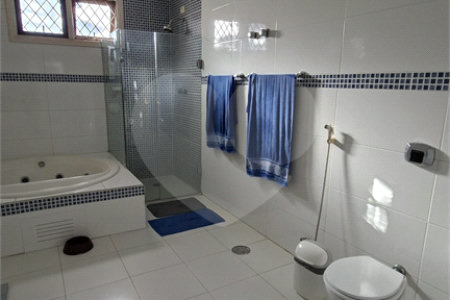 Casa à venda com 5 quartos, sendo 4 suítes, em Butantã, São Paulo, SP
