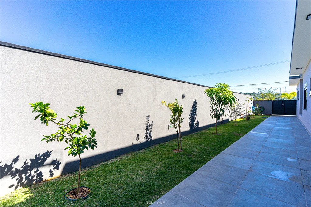 Casa à venda com 4 suítes no condomínio Residencial dos Lagos, Itupeva - SP