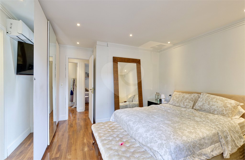 Casa à venda com 3 quartos, sendo 1 suíte, no condomínio Magnólia Gardens, São Paulo - SP