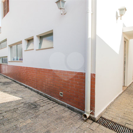 Sobrado à venda com 4 quartos, sendo 1 suíte, em Alto da Boa Vista, São Paulo, SP