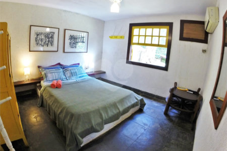 Casa à venda com 8 quartos, sendo 4 suítes, em Alto de Búzios, Armação dos Búzios, RJ