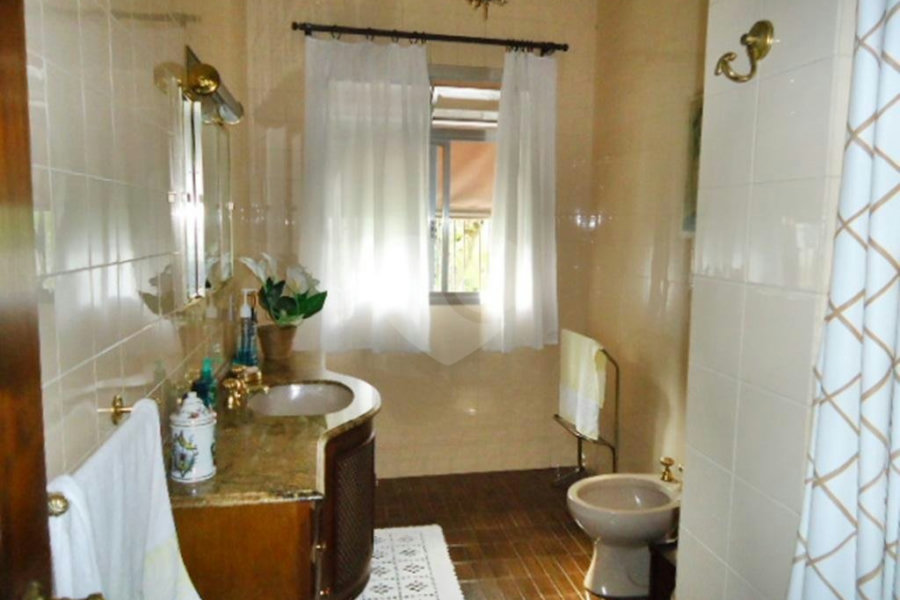 Casa Térrea à venda com 4 quartos, sendo 1 suíte,  em Jardim Peri, São Paulo, SP