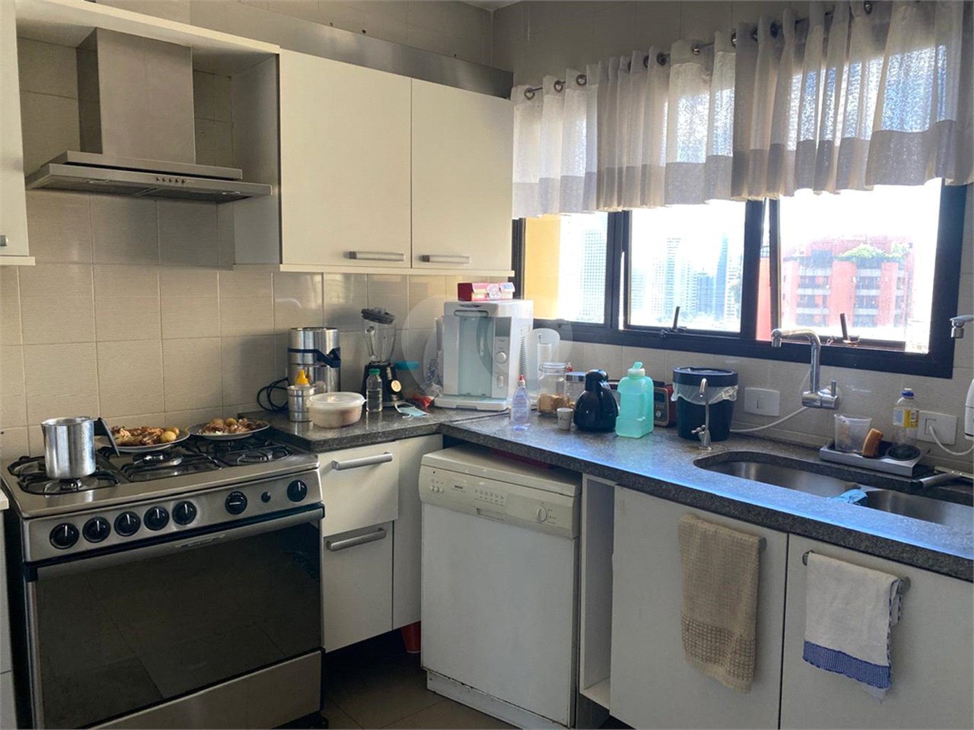 Apartamento à venda com 4 quartos, sendo 3 suítes, em Vila Morumbi, São Paulo, SP