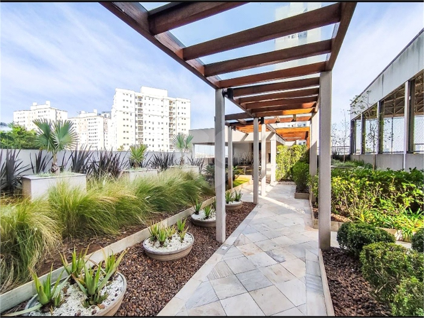 Apartamento à venda com 3 quartos, sendo 2 suítes, em Parque Reboucas, São Paulo, SP