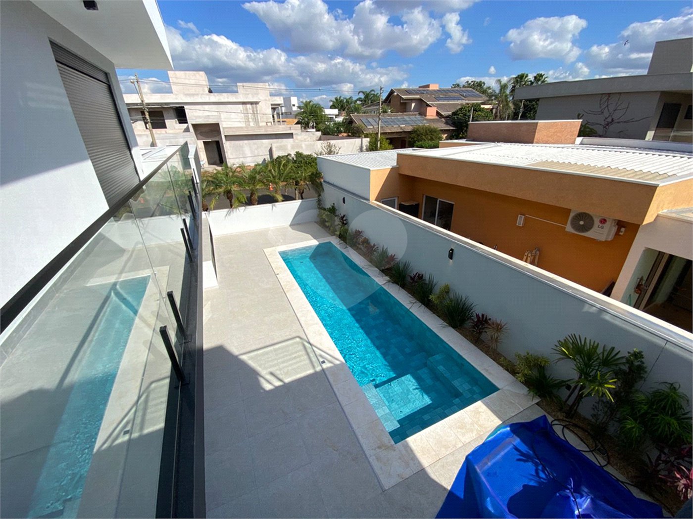 Casa à Venda no Condomínio Damha II