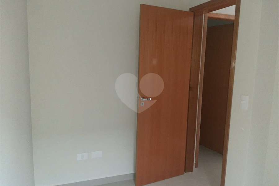 Apartamento com 37m2, 2 quartos, banheiro, sala, cozinha, quintal, SEM vaga de garagem