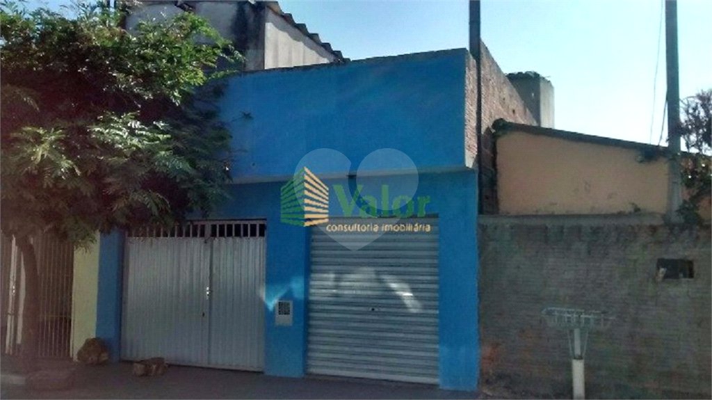 Ótimo salão comercial com uma casa no andar superior