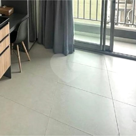 Studio de 28m2 mobiliado com sacada à venda na Bela Vista