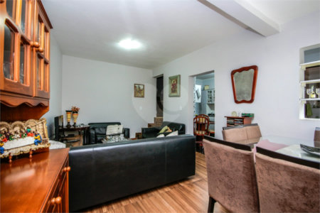 Casa à venda com 6 quartos, sendo 4 suítes, em Vila Anglo Brasileira, São Paulo, SP
