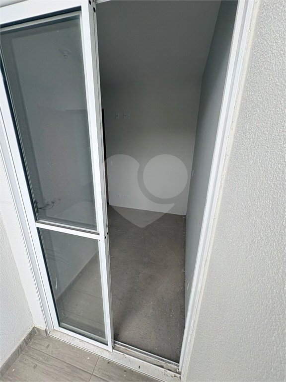 Casa à venda com 3 quartos, sendo 1 suíte, no condomínio Felipe Camarao, Poá - SP