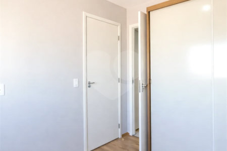 Apartamento à venda com 2 quartos, sendo 1 suíte,  em Parada Inglesa, São Paulo, SP
