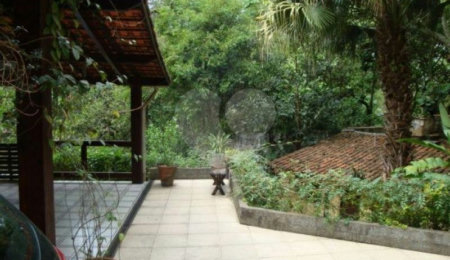 Casa Térrea à venda com 3 quartos, sendo 1 suíte,  em Parque Petrópolis, Mairiporã, SP