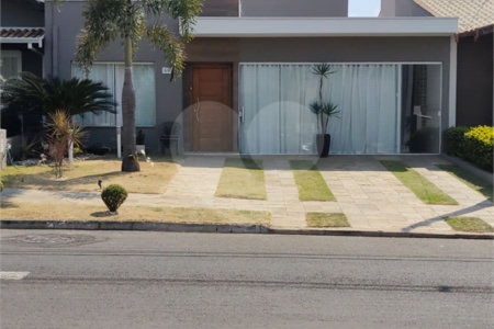 Casa à venda com 3 quartos, sendo 1 suíte, no condomínio Campos do Conde I, Paulínia - SP