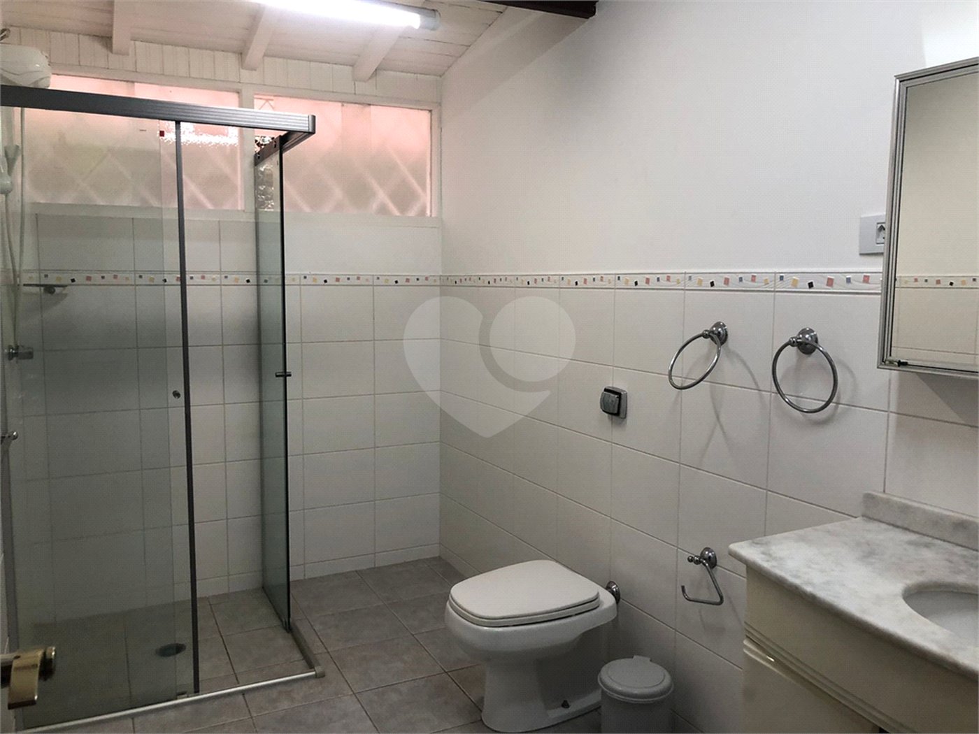 Sobrado à venda com 5 quartos, sendo 1 suíte,  em Tremembé, São Paulo, SP