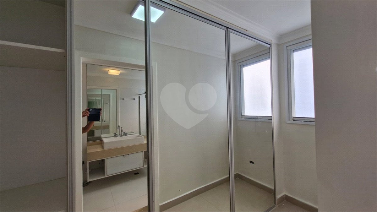 Casa à venda ou para alugar com 5 quartos, sendo 4 suítes, no condomínio Shamballa II, Atibaia - SP