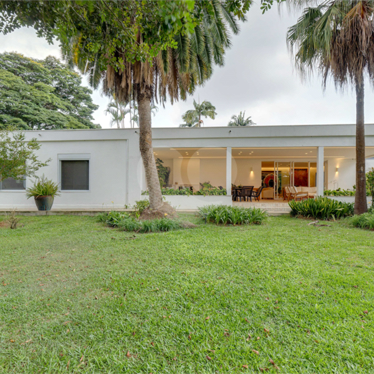 Casa Térrea à venda ou para alugar com 4 suítes em Alto da Boa Vista, São Paulo, SP
