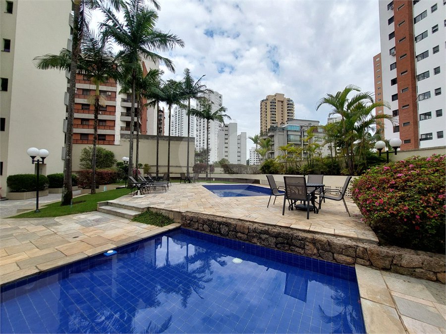 Apartamento à venda com 3 quartos, sendo 1 suíte, em Real Parque, São Paulo, SP