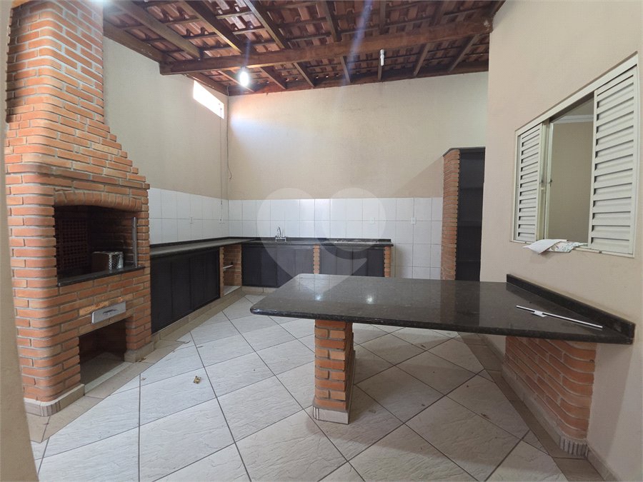 Casa à venda com 3 quartos, sendo 1 suíte, no condomínio Parque das Árvores, Sorocaba - SP